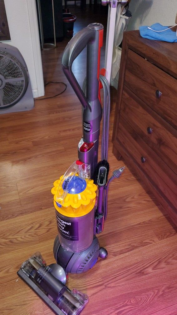 Dyson  Vacuum cleaner