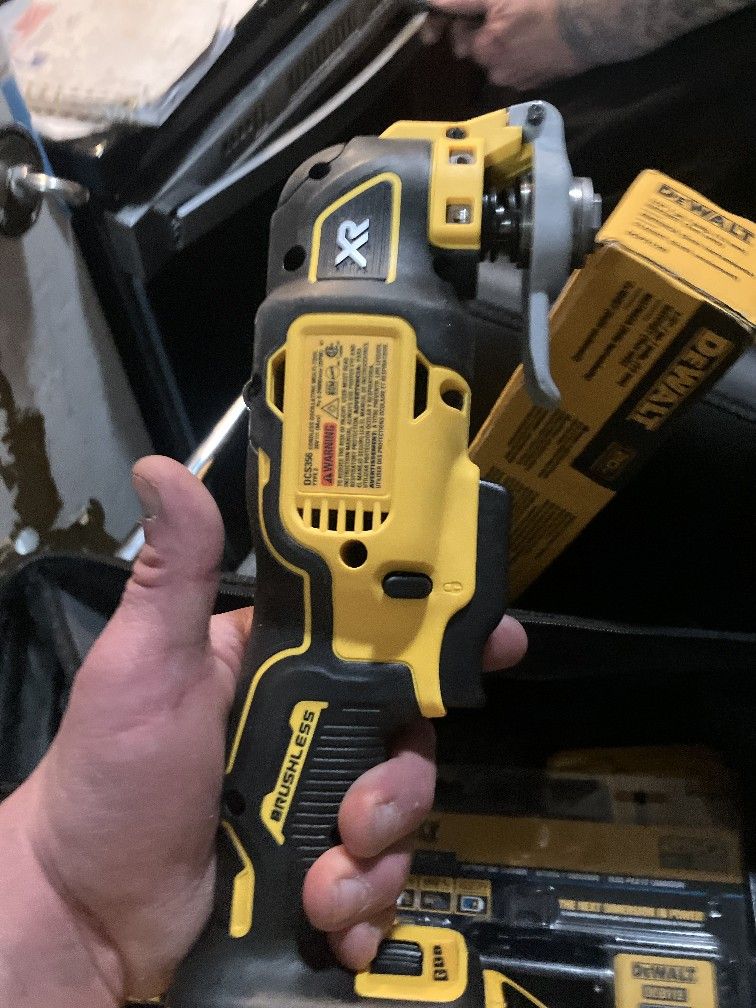 ATOMIC 20V MAX Cordless Brushless Oscillating Multi Tool