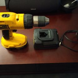 DeWalt Drill With Battery And Charger 