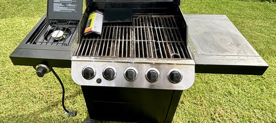 Char-Broil Performance Series 5-Burner Gas Grill + Side Burner