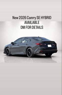 Camry 2026 SE Hybrid