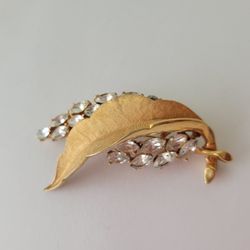 Vintage BSK Brooch Pin Gold Tone Leaf Clear Marquis Rhinestones Mid Century MCM