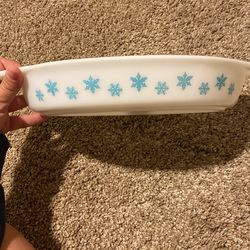 Snowflake Vintage Casserole Dish