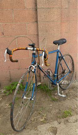 Trek Road bike $300 old school road bike