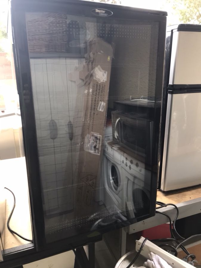 Danby Designer 25 Bottle Wine Cooler Model DWC440BL - Discontinued