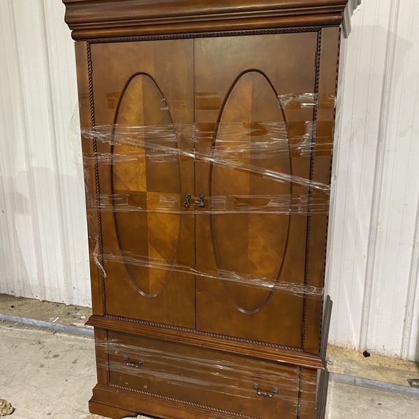 Beautiful Havertys armoire for Sale in Stockbridge, GA OfferUp