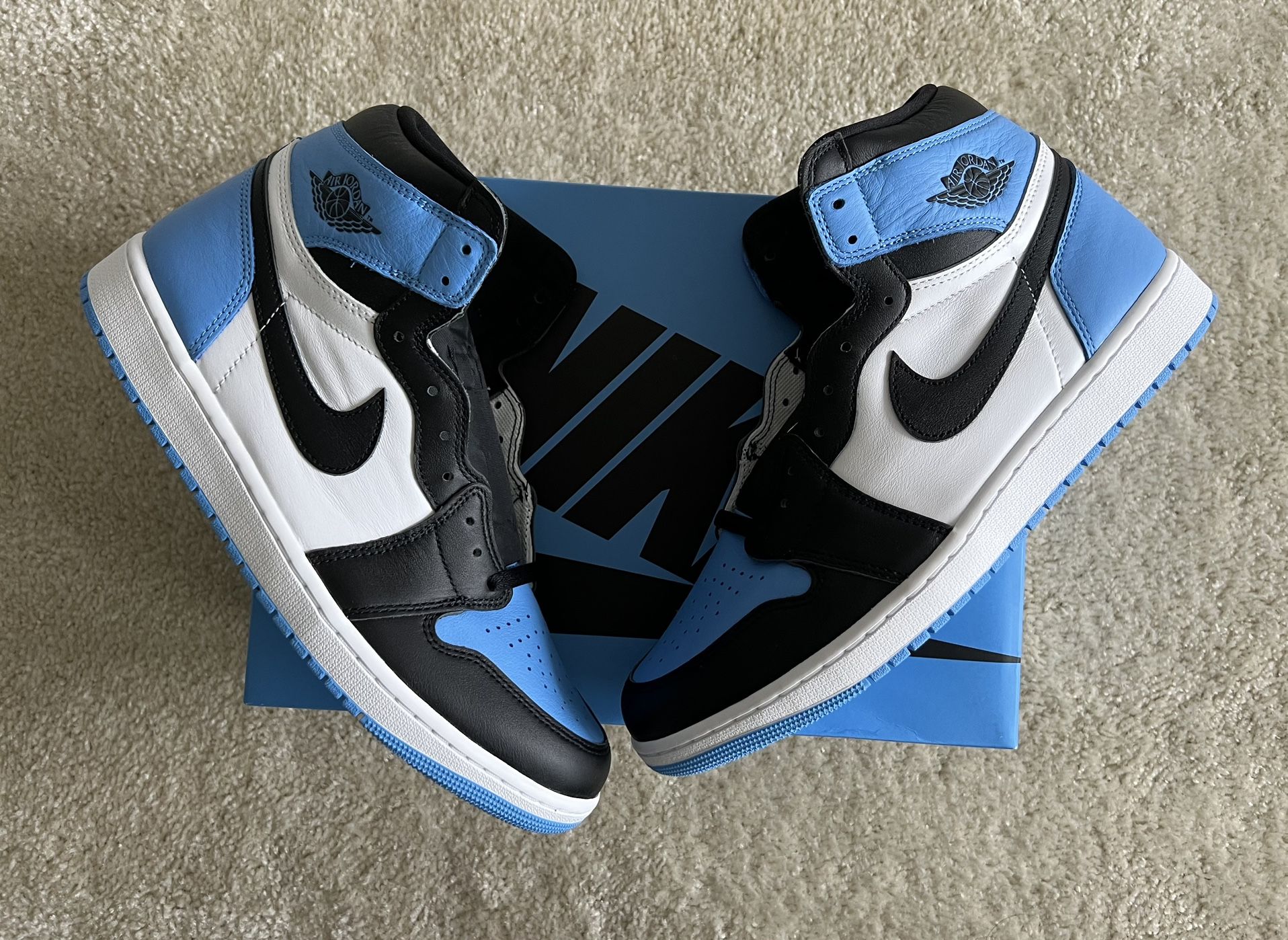 Air Jordan 1 High “UNC Toe” size 12