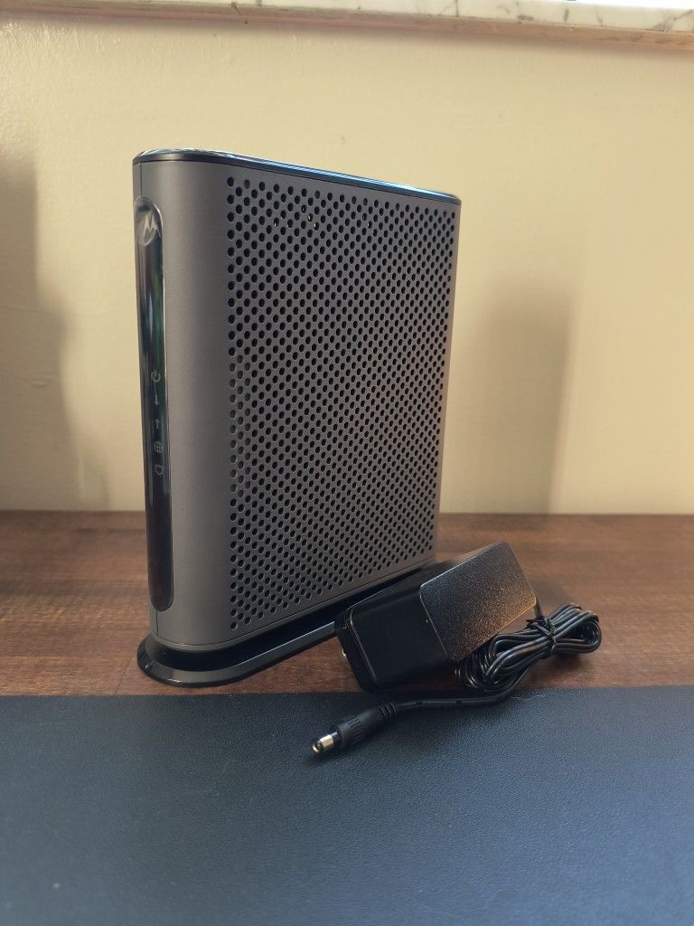 Motorola MB8600 DOCSIS 3.1 Cable Modem - Approved for Comcast Xfinity, Cox, and Charter Spectrum, Supports Cable Plans up to 1000 Mbps