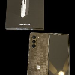 Galaxy Zold 6 – 512GB – Excellent Condition Screen Protector Lightly Used