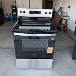 Whirlpool Electric Range And Microwave BRAND NEW!!!