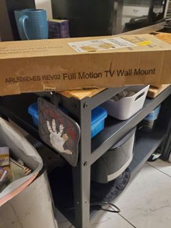 Full swivel and tilt tv wall mount
