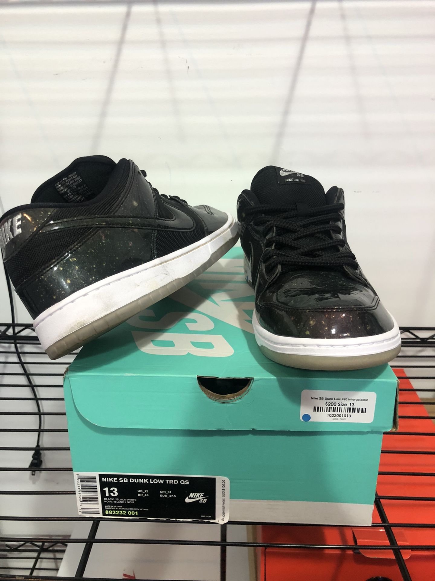 Nike SB Dunk Low 420 intergalactic