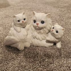 Vintage Homco White Persian Cats with Kittens