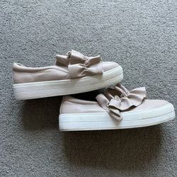 Tan lifestyle sneakers