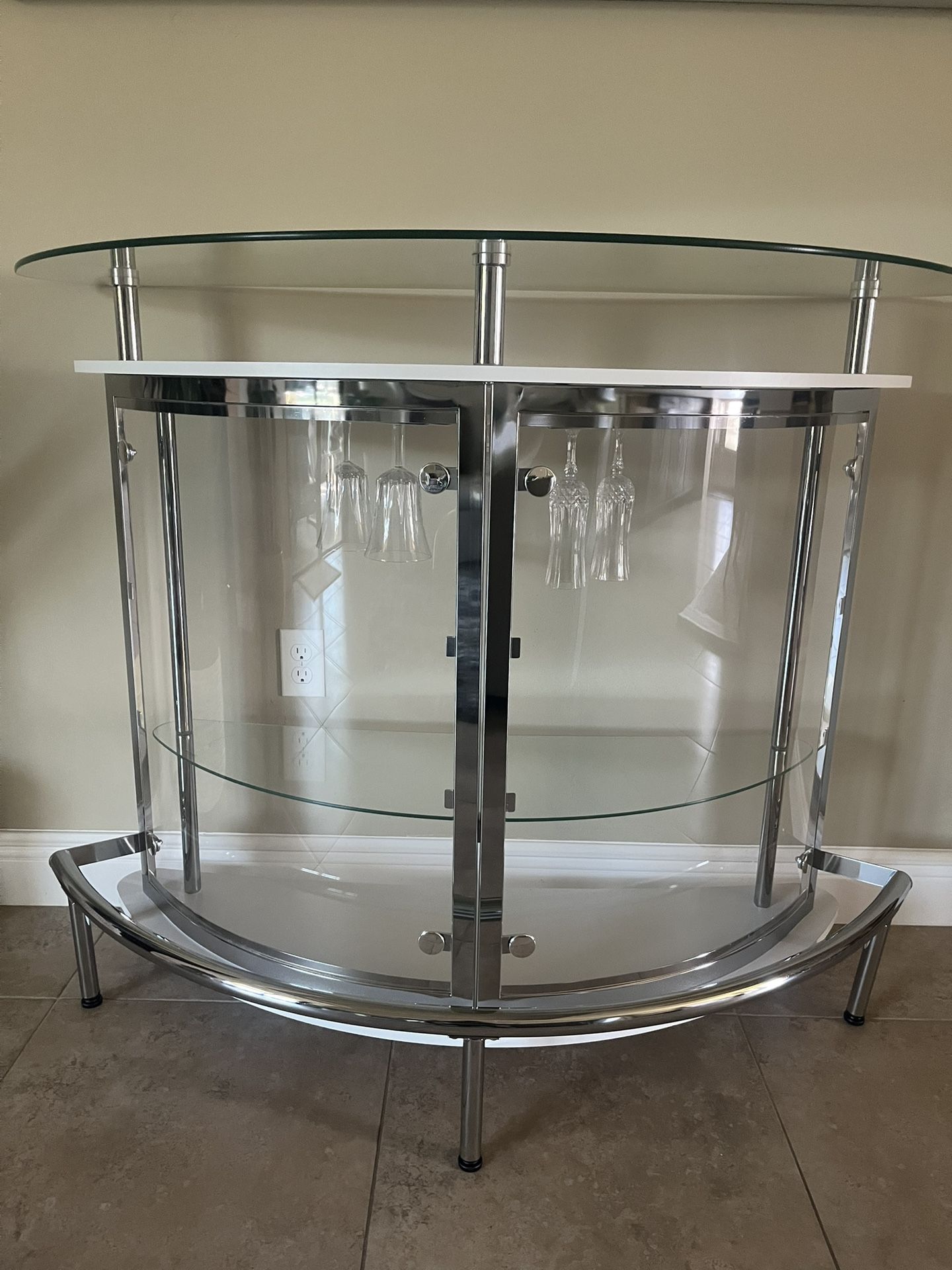 Curved Front Bar with Tempered glass shelves in White/Chrome finish