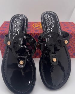👡 Women's Sandals – New & Ready to Wear