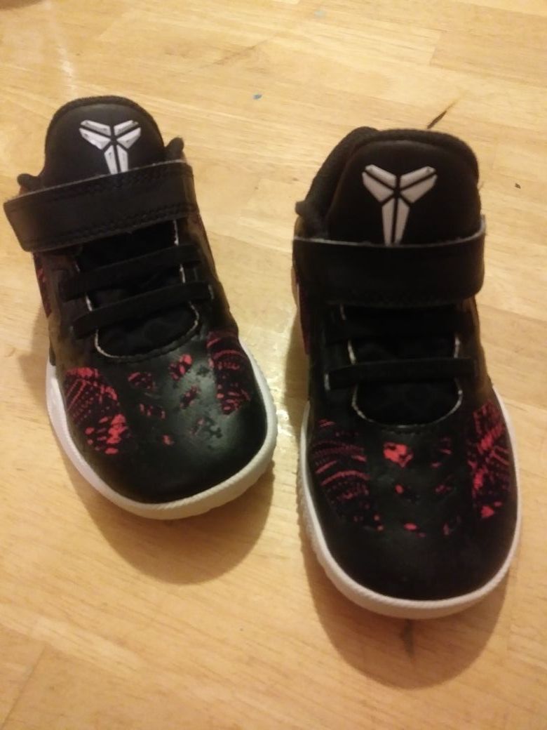 Nike shoes for girl size 9c