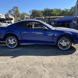 For Parts Only **2004 Ford Mustang**