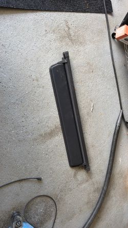 Rivian R1S rear cover