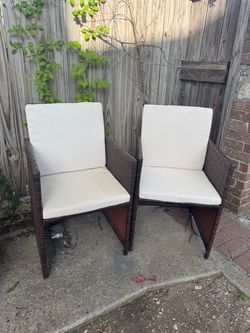 2 Wicker Patio Chairs