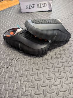 Nike Mind 001 Slides Black (size 9.5)
