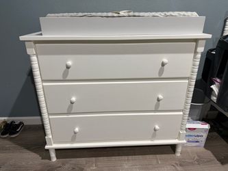 Jenny Lind Dresser w/ Changing Table ($100 OBO)