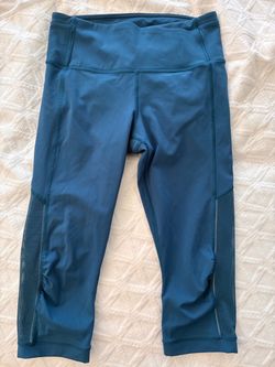 Lululemon Teal Cropped Leggings with Mesh Panels
