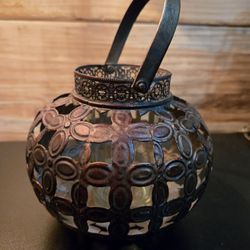 Metal Candle Holder With Glass Cylinder 
