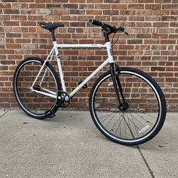 NEW 2025 60CM XL FUJI DECLARATION WHITE SINGLE SPEED FIXED GEAR FIXIE TRACK ROAD BIKE