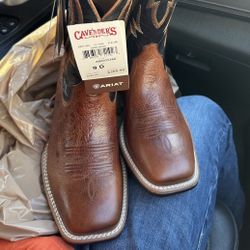 Men’s Ariat boots (Size 9D) [BRAND NEW]