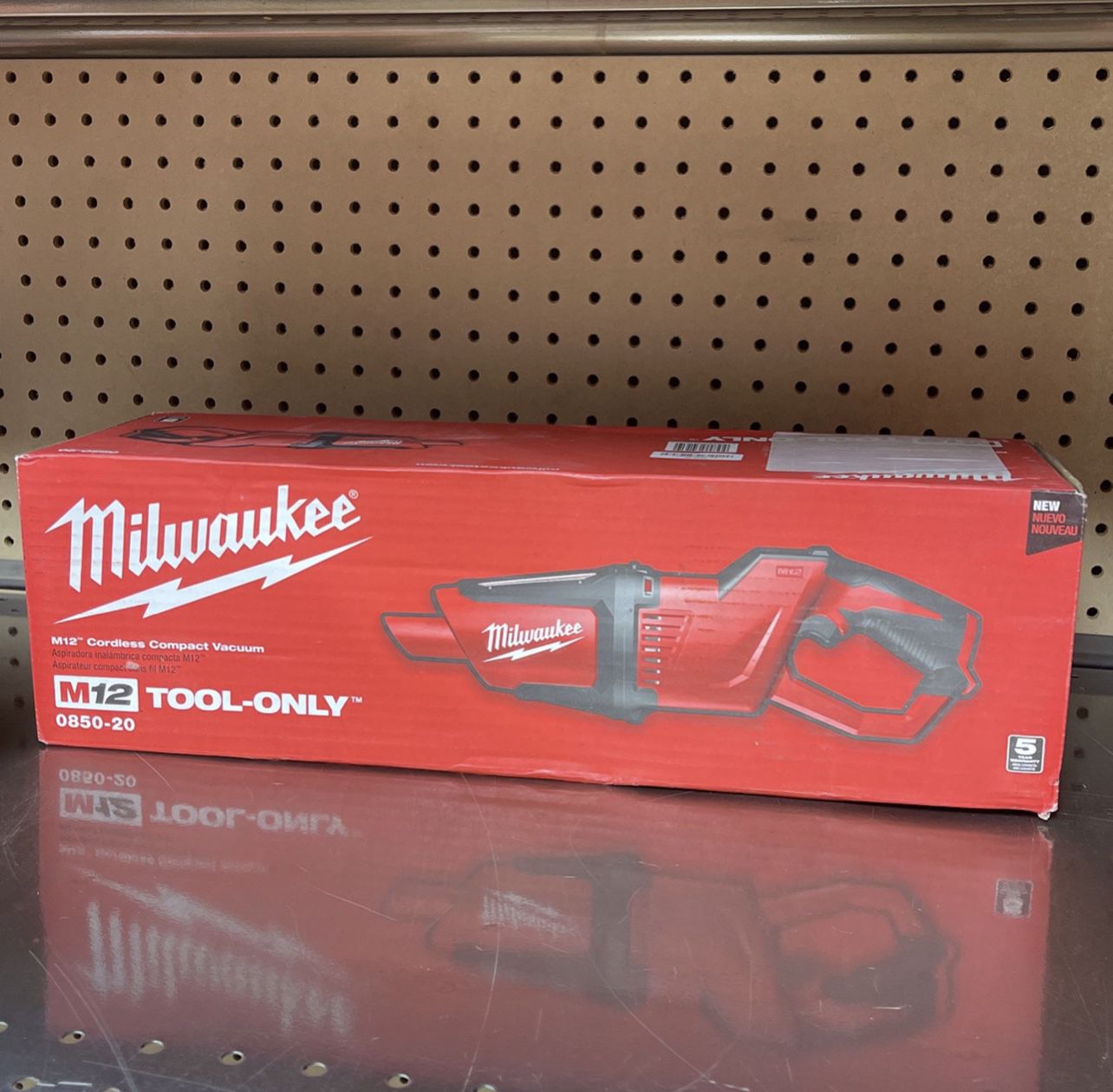 Milwaukee M12 12-Volt Lithium-Ion Cordless Compact Vacuum (Tool-Only) for  Sale in Tujunga, CA OfferUp