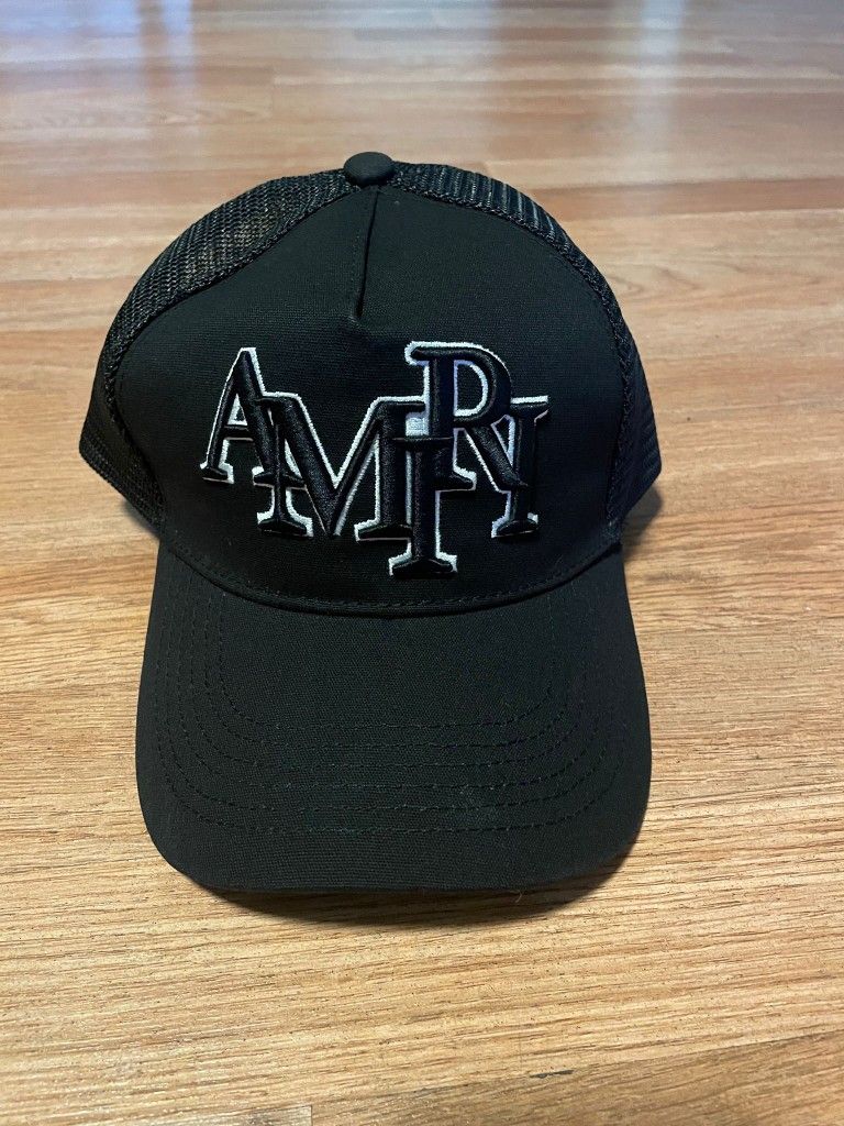 A Black Hatttt