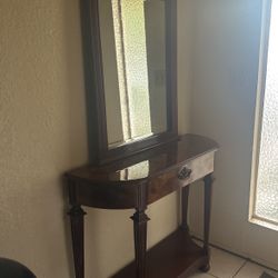 Consolé Table And Mirror Set