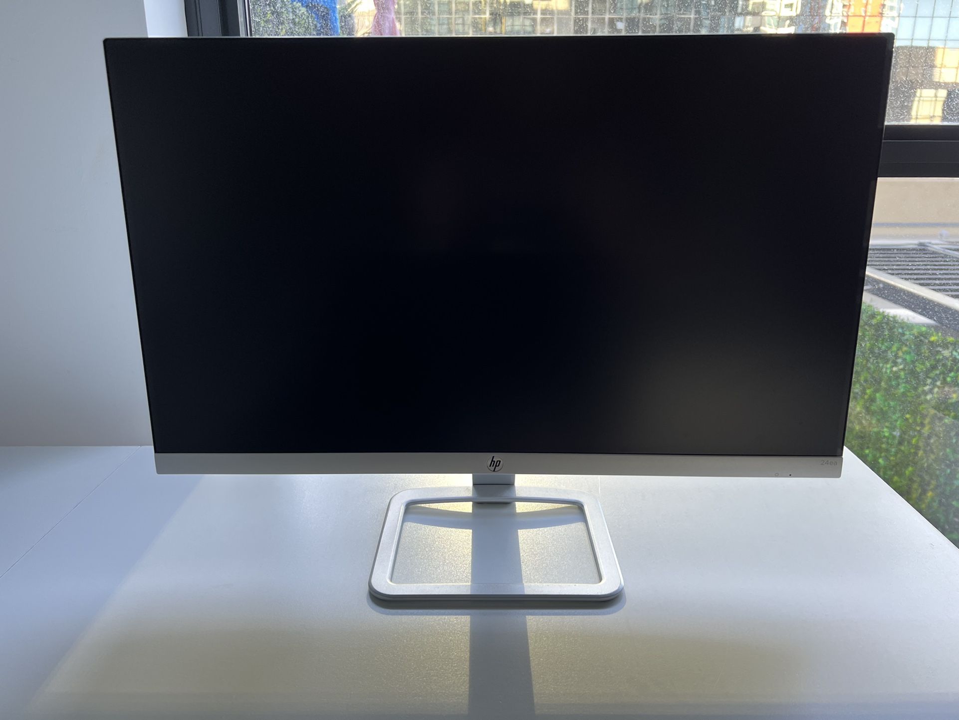 Monitor - HP 24ea IPS Display- 23.8 inch, White