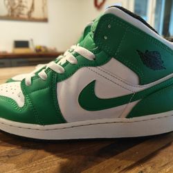 Nike Air Jordan Boys or Girls Youth 6Y