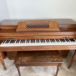 1978 SCHAFER & Sons Spinet Piano 