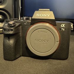 Sony A7 II w/ Sony FE 28mm f/2 Lens