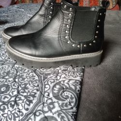 Black Boots