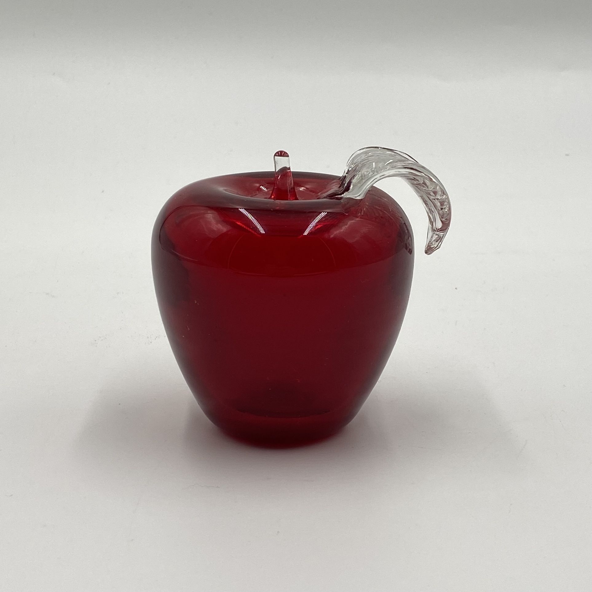 Titan Art Glass Apple (1999)