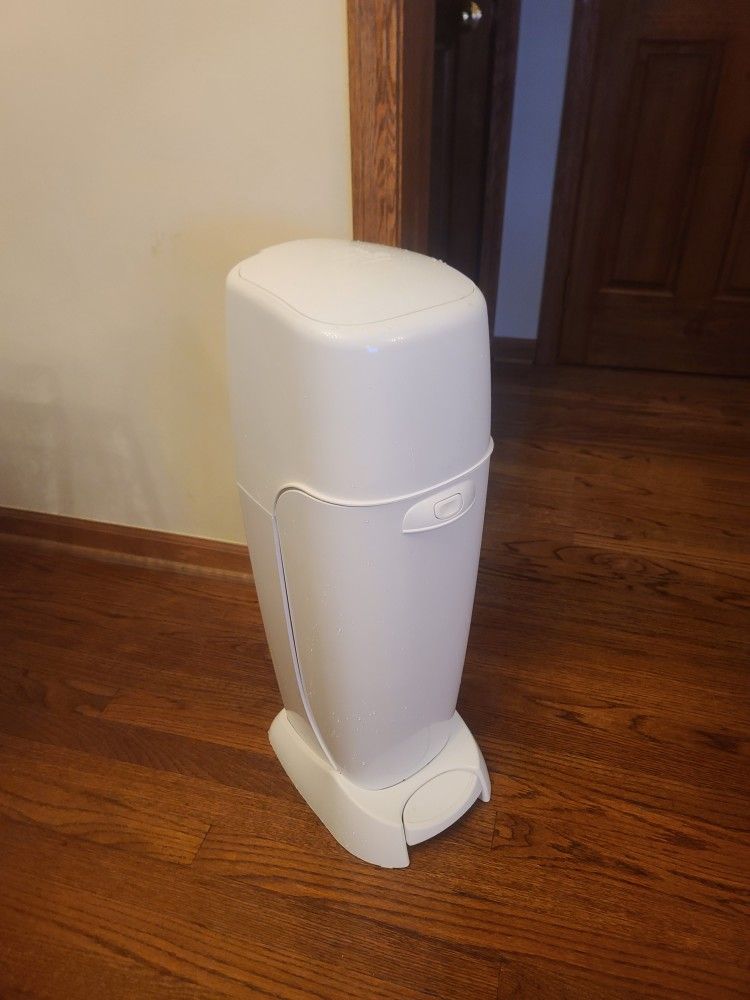 Playtex Baby Diapers Changing Pails Garbage Can