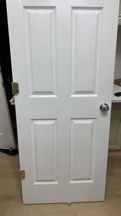 30” Door with doorknob and hinges