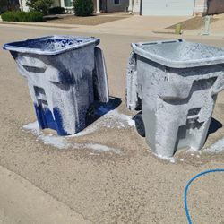 💦TRASH BIN CLEANING 💦