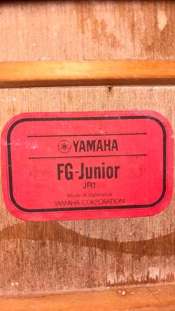 Yamaha Fg-junior Acoustic Guitar