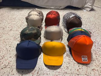 39 New Blank Trucker Hats – OTTO, Decky & Hat Vendor – Bulk Lot