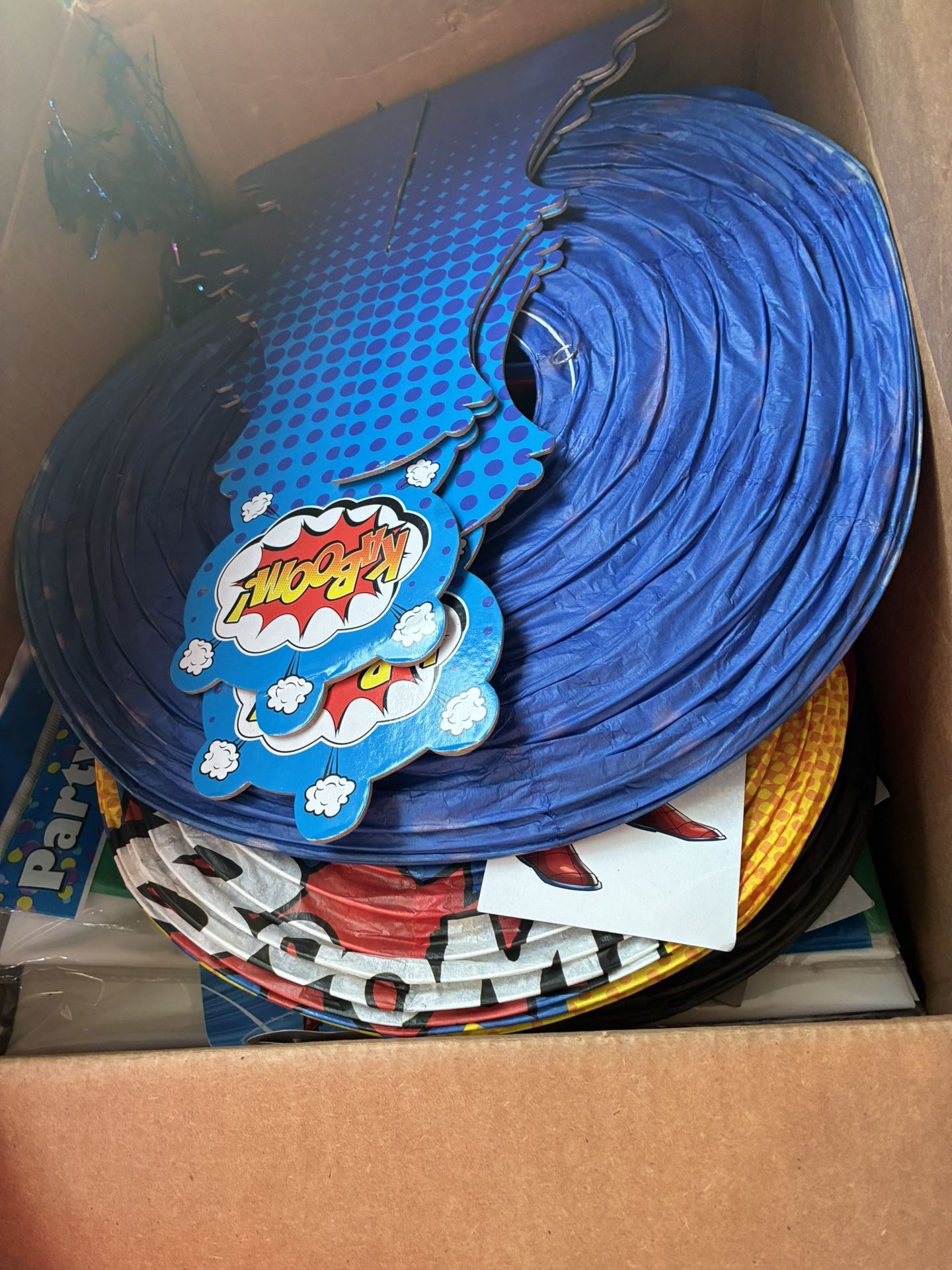 Spider-Man kids party decorations 80 pieces