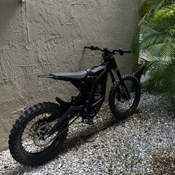 2022 Surron Electric Dirt Bike 