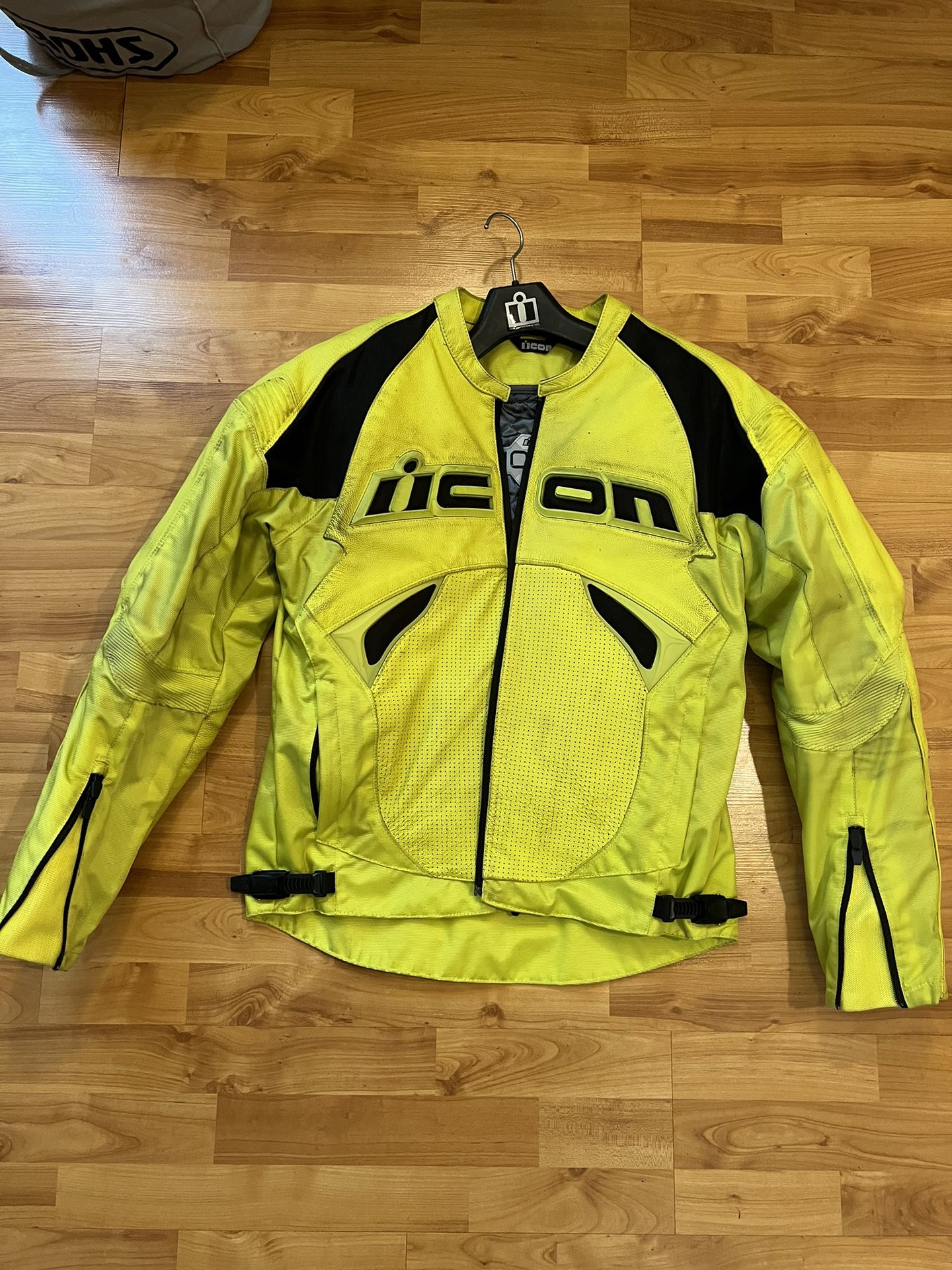 F11 Top Coat with wax and protect for Sale in Sunny Isles Beach, FL -  OfferUp
