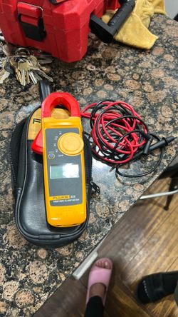 Fluke 323 meter