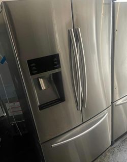 Samsung French Door Refrigerator in Stainless Steel, Gently Used, IceMaker & EnergyStar