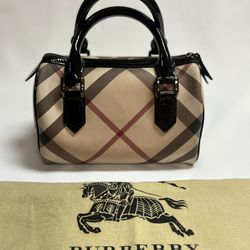 💯 Authentic  Burberry Boston  Bag 
